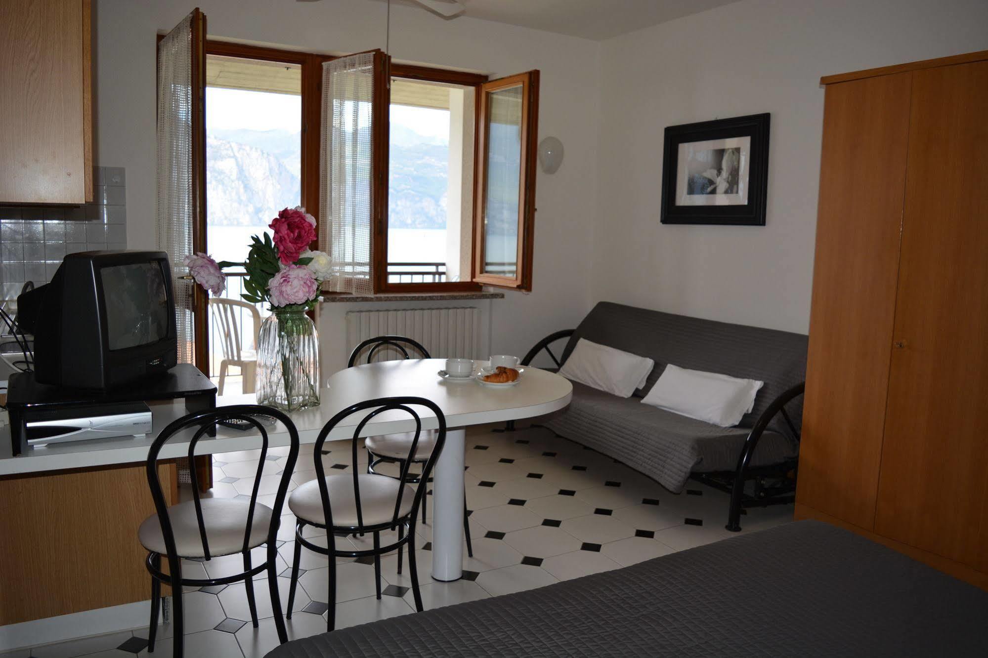 Residence San Vito Brenzone Extérieur photo